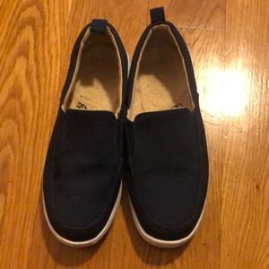 Boys Ugg loafers size 6